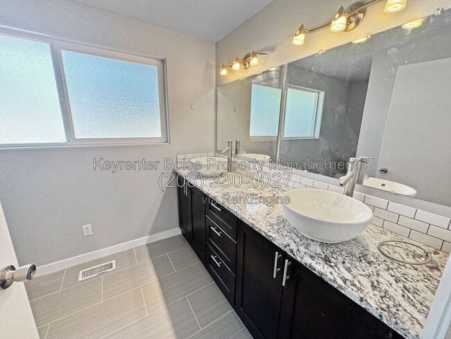 Building Photo - 5603 Centerbrook Dr