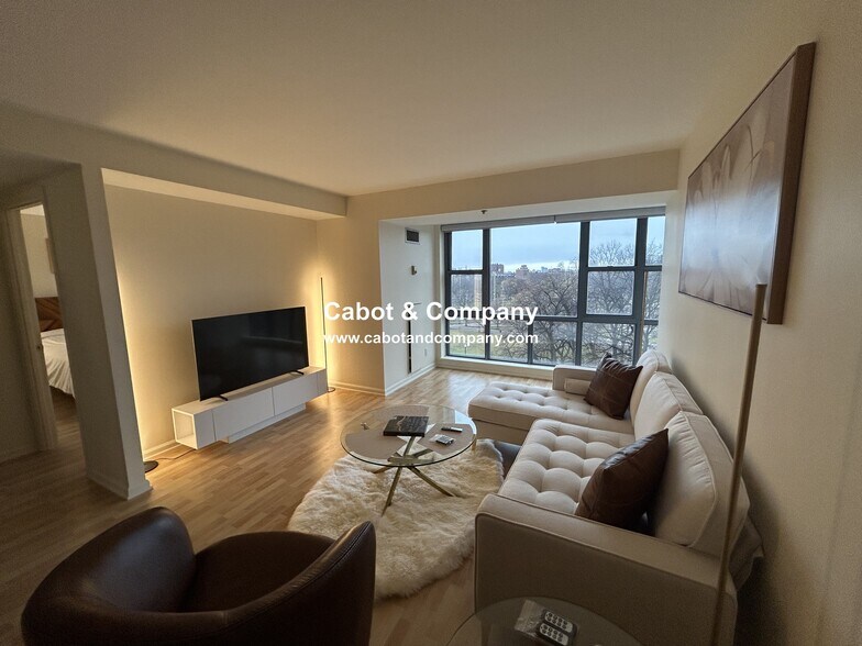 Building Photo - 170 Tremont St