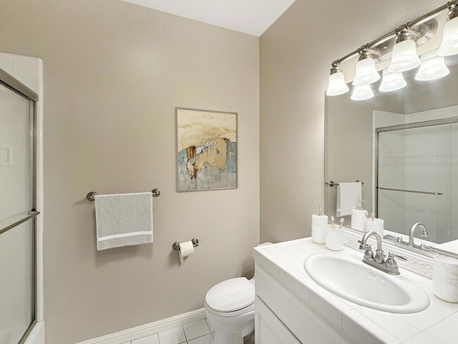Building Photo - 456 Gabilan St