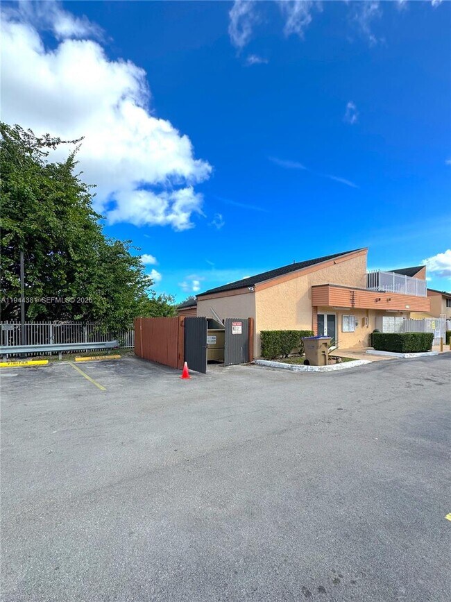 Building Photo - 8536 SW 156th Ct