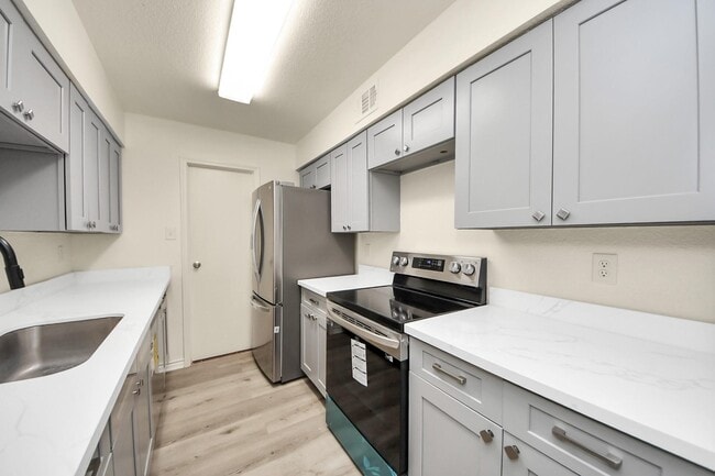 Building Photo - 6500 Sands Point Dr