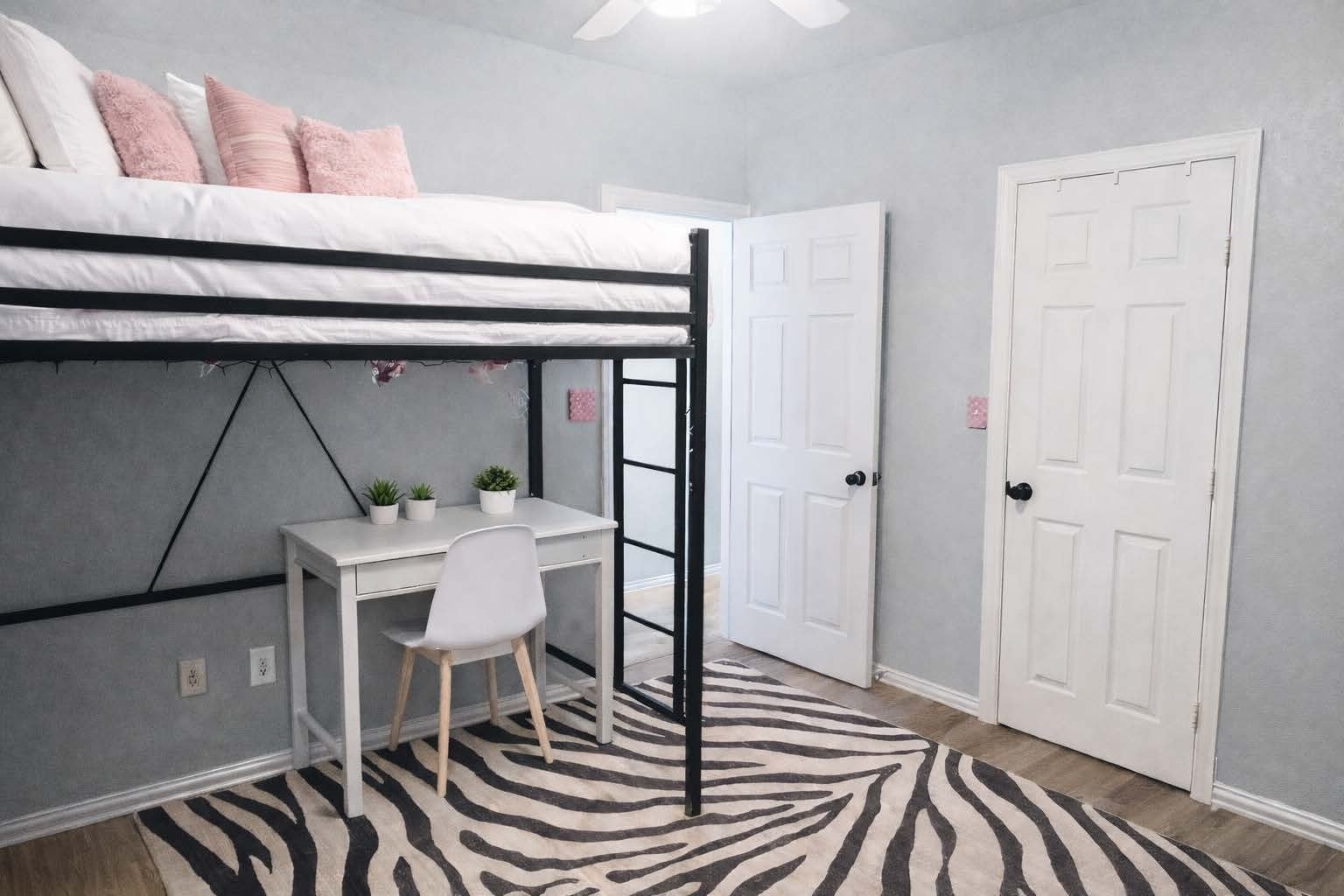 Building Photo - 505 S 1st St