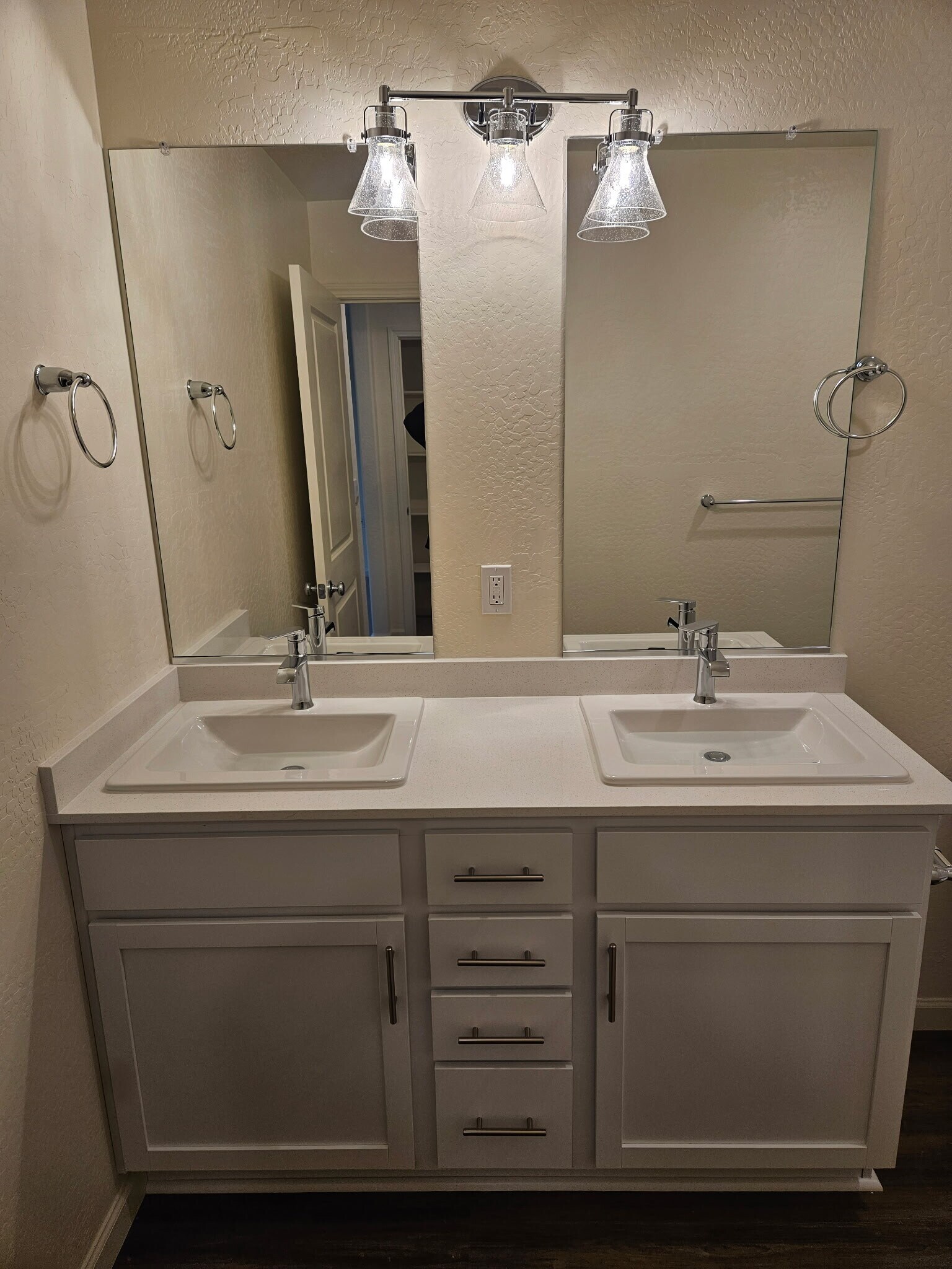 Building Photo - 630 Marshall Ln