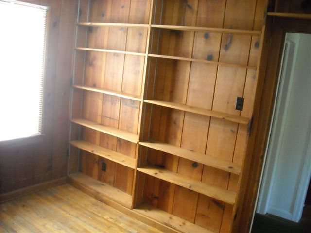 Building Photo - 5 Bedroom Available August 2026;  Monthly ...