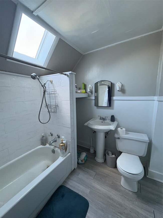 Building Photo - 171 Chapin St