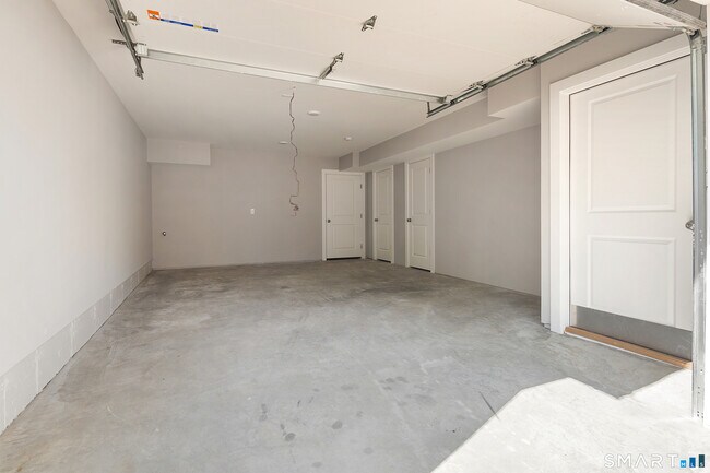 Building Photo - 91 Taft Pointe