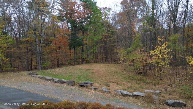 Building Photo - 537 Mossy Hill Rd