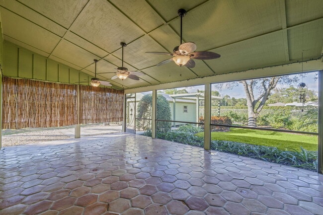 Building Photo - 11989 Persimmon Blvd