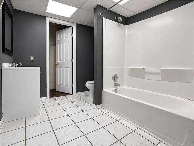 Building Photo - 154 Camden Woods Dr