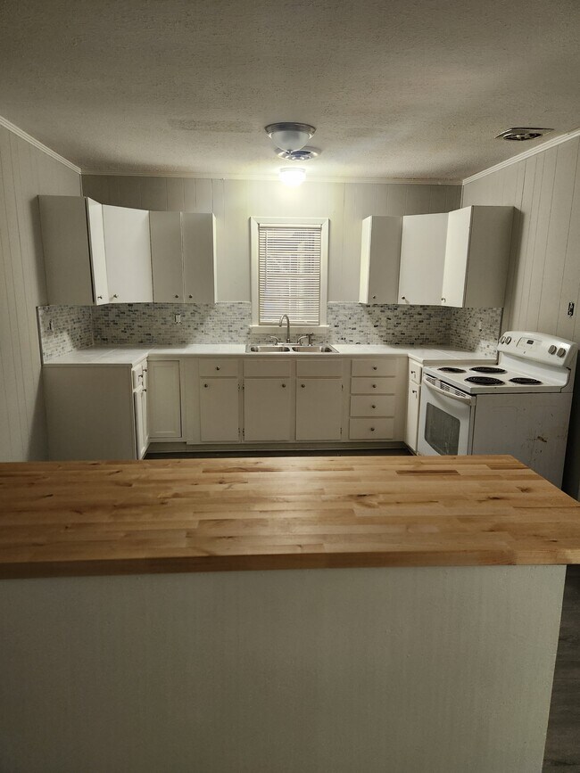 Building Photo - 203 Southbrook Dr