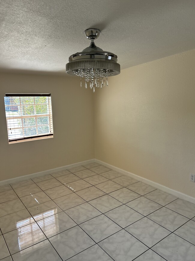 Building Photo - 327 NW 59th Terrace