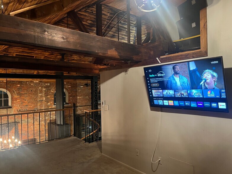 Building Photo - 51 W Blenkner St