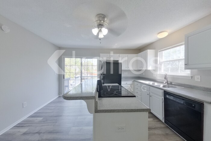 Building Photo - 4415 The Paseo