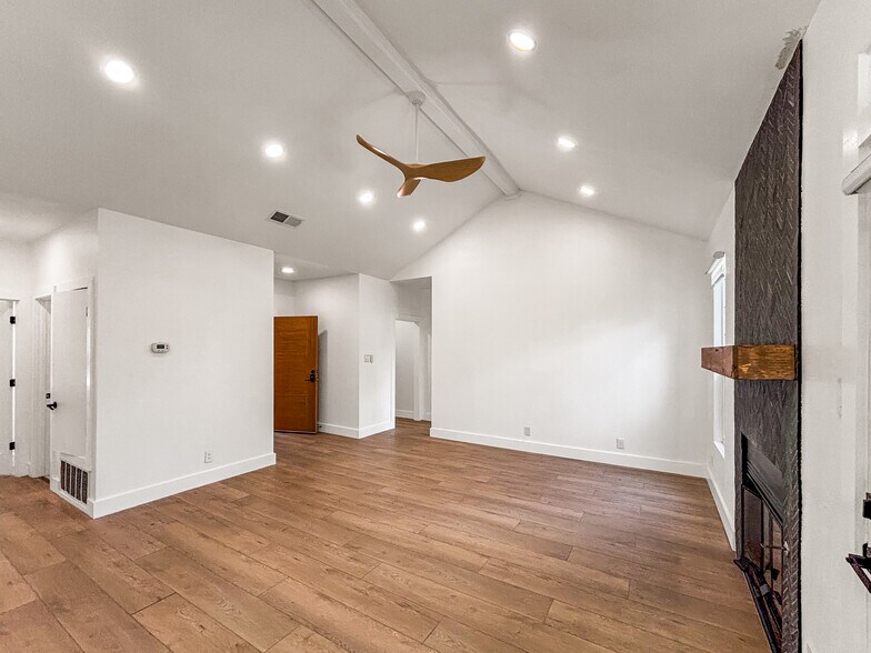 Building Photo - 16364 Edgemere Dr