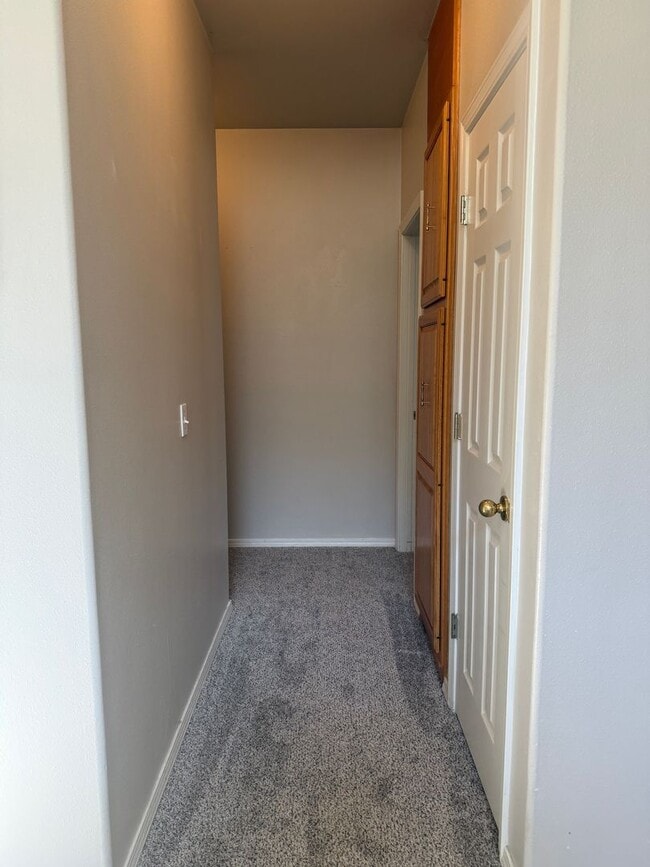 Building Photo - 929 Seagate St