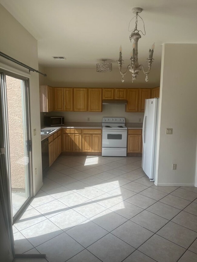 Building Photo - 8342 S Hunnic Dr