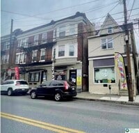 Building Photo - 716 E 4th St
