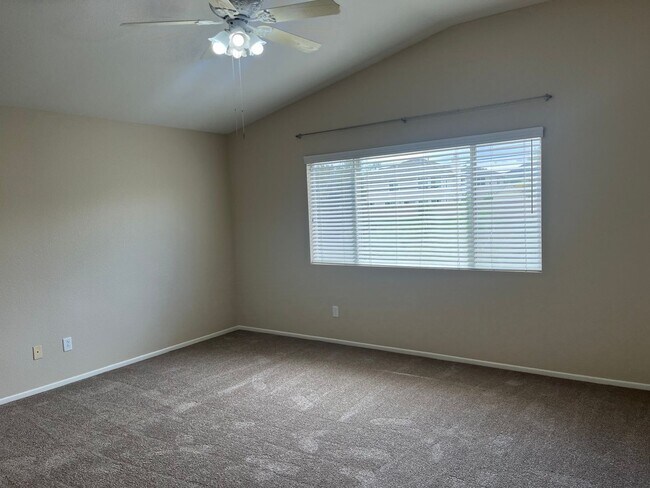 Building Photo - Murrieta 4 Bedroom