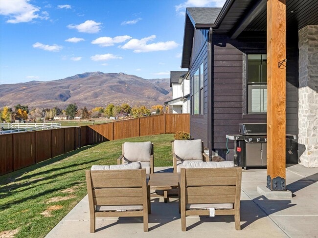 Building Photo - 296 E 230 N