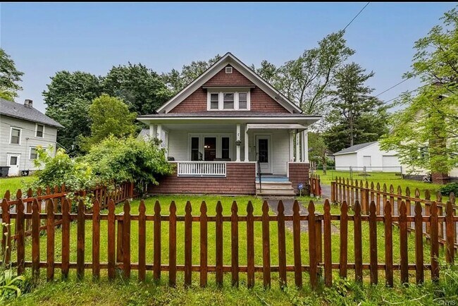 Primary Photo - 118 Smith Rd