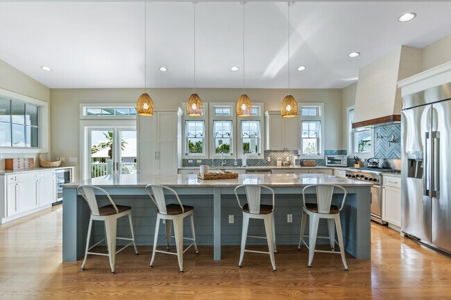 Building Photo - 681 Ocean Palm Way
