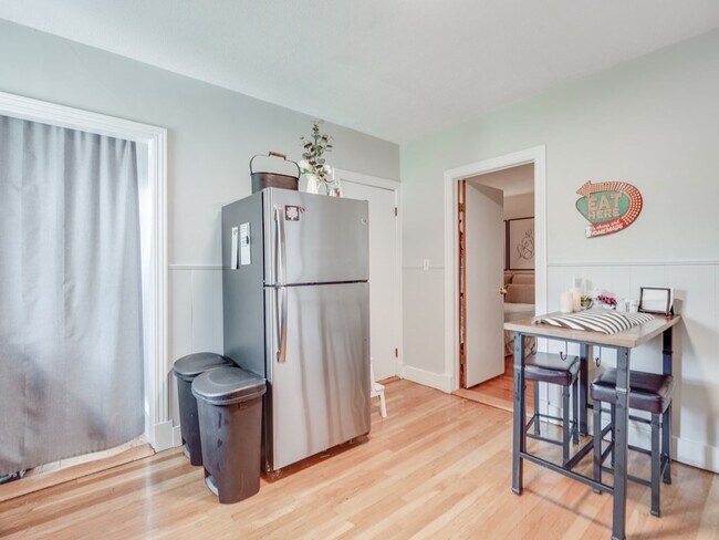 Building Photo - 354 Beacon St