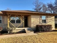 Building Photo - 2425 Materhorn Dr