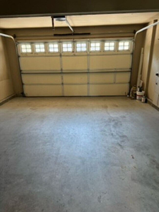 Building Photo - 1825 Resistol Dr