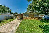 Building Photo - 545 Riverview Ave