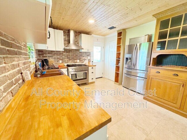 Building Photo - 4104 Indian Bayou N
