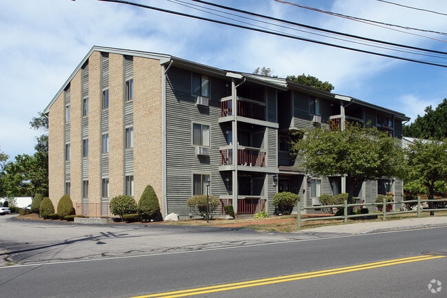 Primary Photo - Pond Street Place