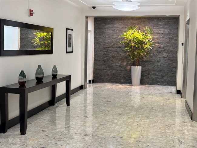 Building Photo - 1200 West Ave