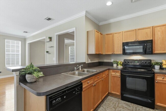 Building Photo - 3253 Stanhope Dr