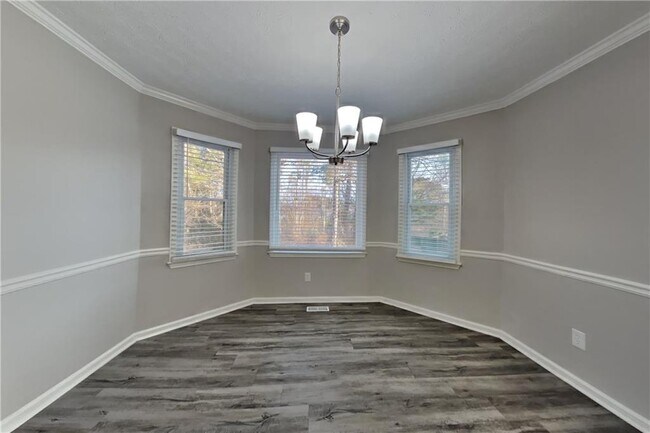 Building Photo - 880 Burning Bush Dr