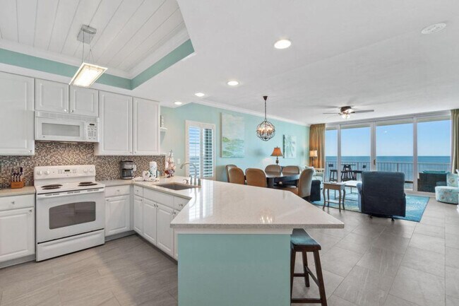 Building Photo - 365 E Beach Blvd