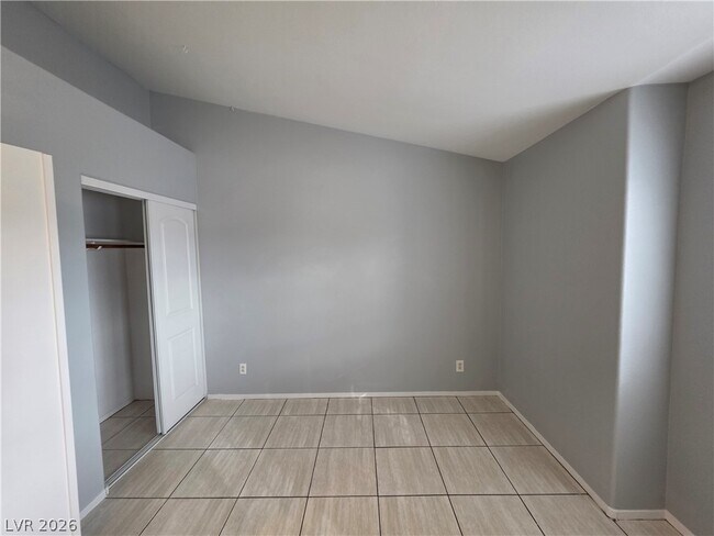 Building Photo - 5843 Berry Hill Ln