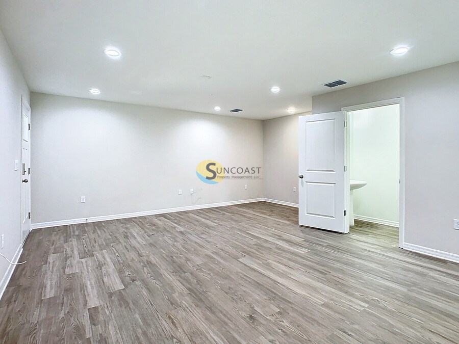 Building Photo - 3821 SW 43rd Ct