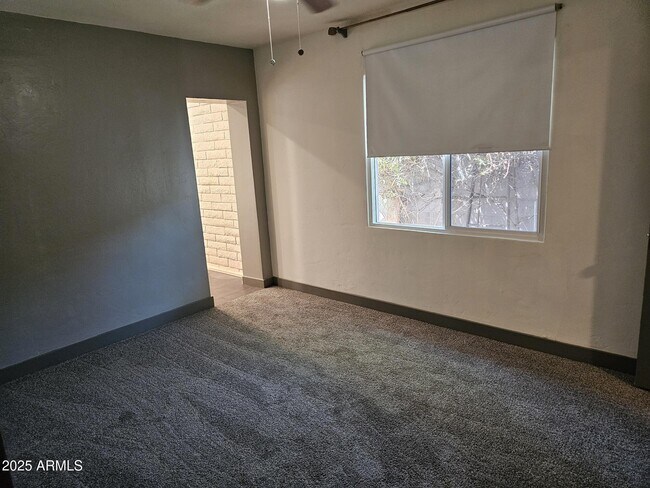 Building Photo - 1831 E Monte Vista Rd