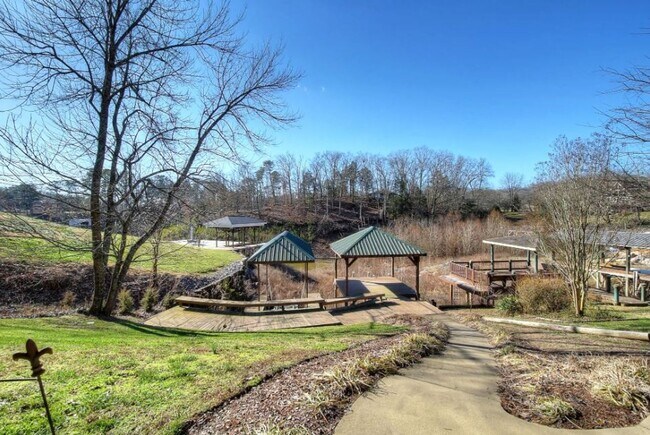 Building Photo - GORGEOUS LAKE HOUSE! 3 Bedrooms/3.5 Baths on Boone Lake, Private Dock, Fireplace & More! $3,900 m...