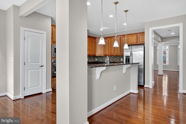 Building Photo - 21285 Park Grove Terrace