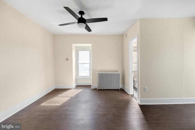 Building Photo - 113 Sumac St