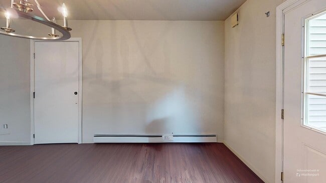Building Photo - 3 Bedroom Home in North Pole with Garage!!