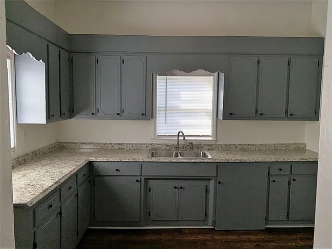 Building Photo - Spacious 4BR Home Near Downtown Spartanburg