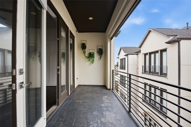 Building Photo - 2119 Taft St