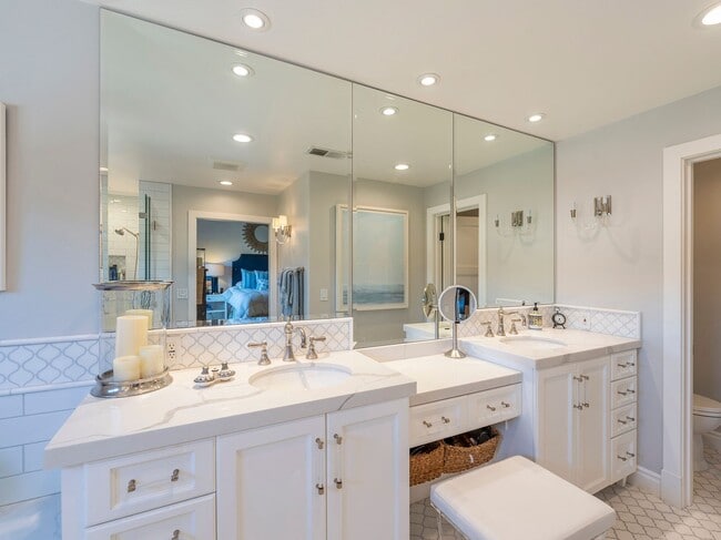 Building Photo - 4 Santa Cruz Ct