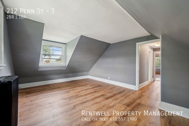 Building Photo - 2 Bedroom - 1 Bath Apartment located Ridle...