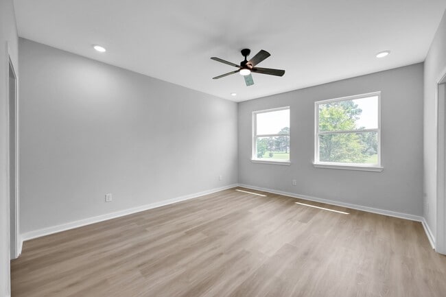 Building Photo - 14839 Spica Ct
