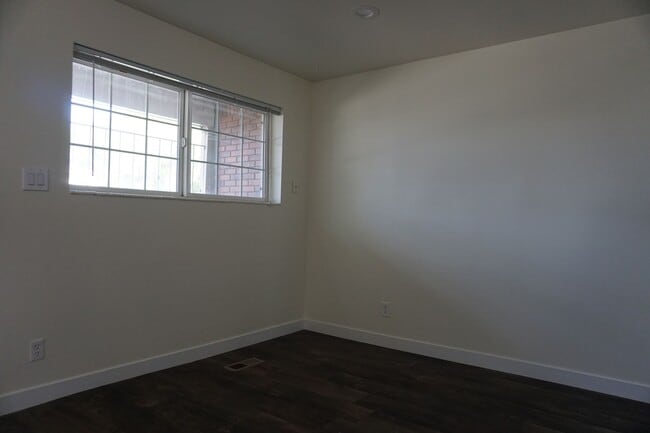 Building Photo - 8287 Ivy Dr