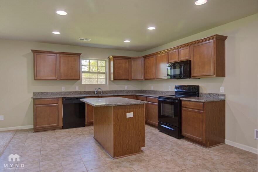 Building Photo - 28041 Kawana Ct