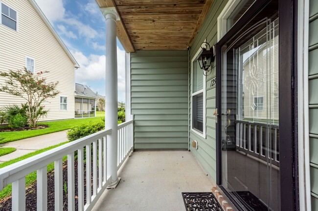 Building Photo - 4 Bedroom, 2.5 Bathroom Home in Reminisce ...
